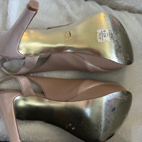 Beautiful Bebe high heel shoes. - Picture 3 of 6
